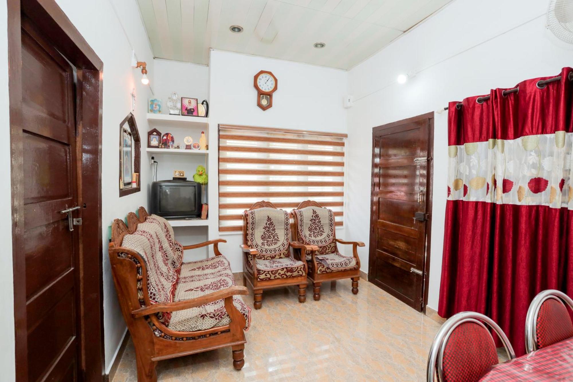 Koonamparayil Home Stay Munnar Anaviratty-Family Only المظهر الخارجي الصورة